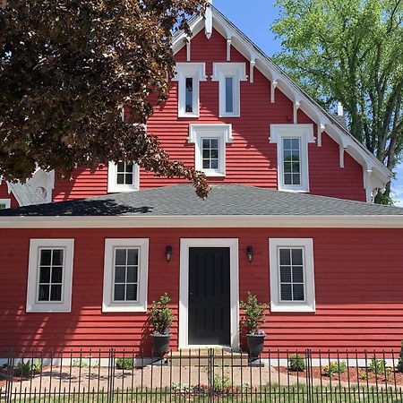 Bed and breakfast The Red House Frédéricton Extérieur photo