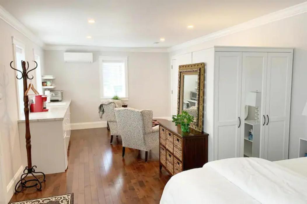 Bed and breakfast The Red House Frédéricton Extérieur photo